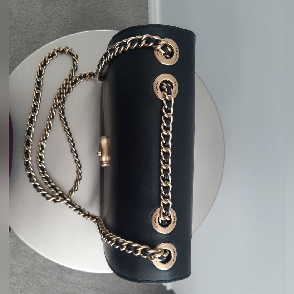 Coach Madison Shoulder Bag - Picture 4 of 11